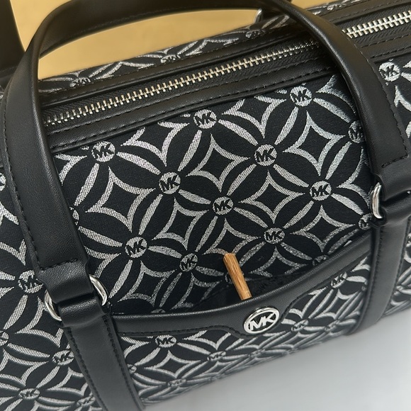 MICHAEL KORS JST TRAVEL MEDIUM DUFFLE SATCHEL SHOULDER CROSSBODY BAG MK BLACK - Picture 12 of 14